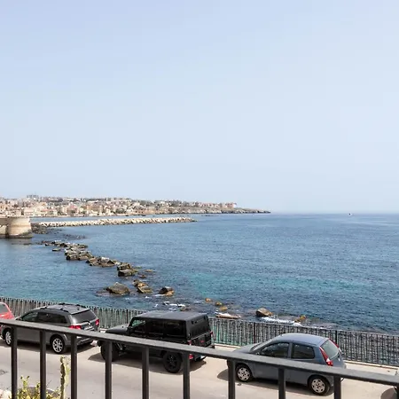 Fronte Mare & Views Lägenhet
