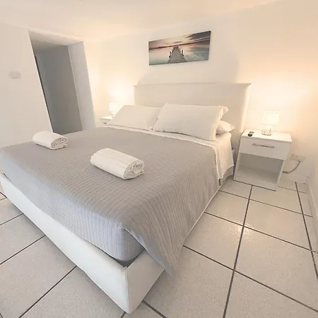 The Six Ortigia Residences *