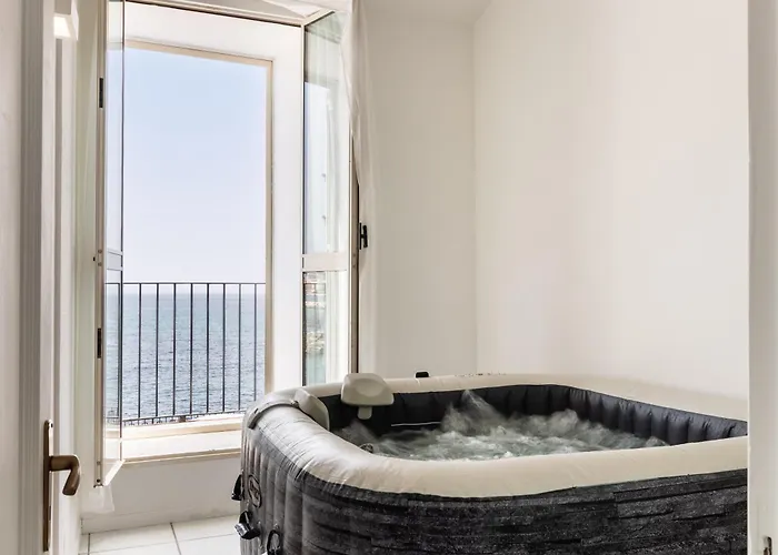 Fronte Mare & Views Daire