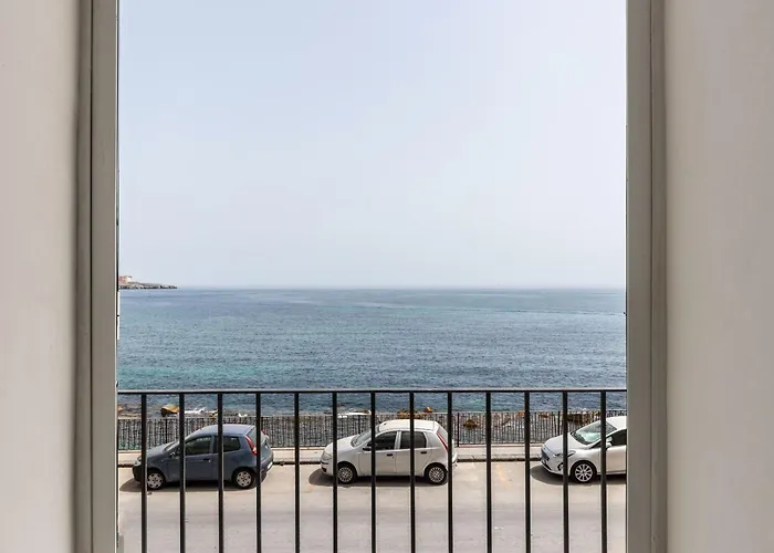 Fronte Mare & Views Daire *